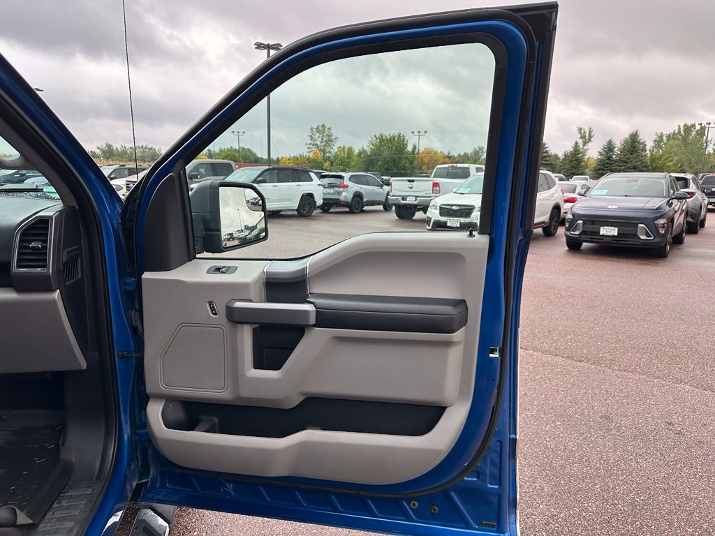 Used 2017 Ford F150 XLT w/ Equipment Group 302A Luxury AWD/4WD image 27