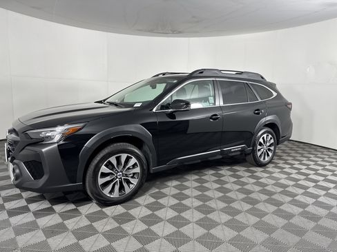 Used 2025 Subaru Outback Limited image 8