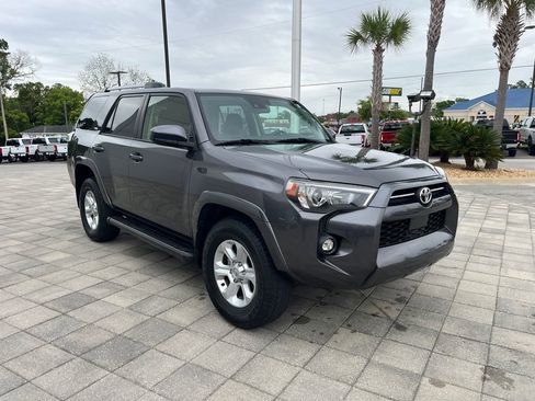 Used 2022 Toyota 4Runner SR5 RWD image 8