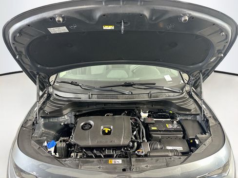 Used 2025 Kia Soul LX w/ LX Technology Package FWD image 32