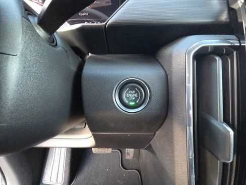 New 2026 GMC Acadia Elevation image 16