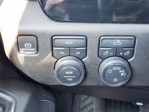 Used 2025 Chevrolet Silverado 1500 LT image 25