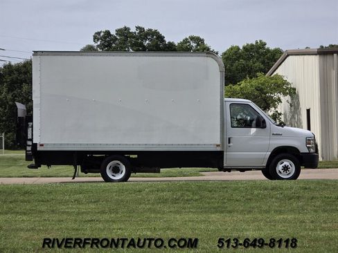 Used 2019 Ford E-350 and Econoline 350 Super Duty w/ Power Windows & Locks Group RWD image 5