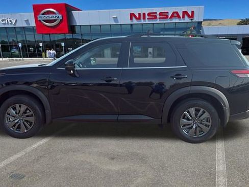 New 2025 Nissan Pathfinder SV image 6