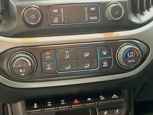 Used 2020 Chevrolet Colorado ZR2 w/ ZR2 Midnight Special Edition AWD/4WD image 15