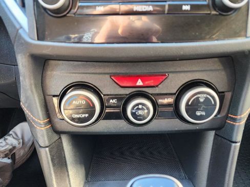 Used 2022 Subaru Crosstrek 2.0i Premium image 17