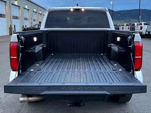Used 2024 Toyota Tacoma TRD Off-Road image 18