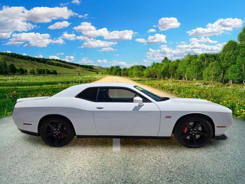 Certified 2018 Dodge Challenger SRT RWD image 7