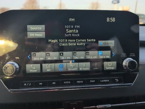 Used 2024 Mitsubishi Outlander SEL Black Edition image 13