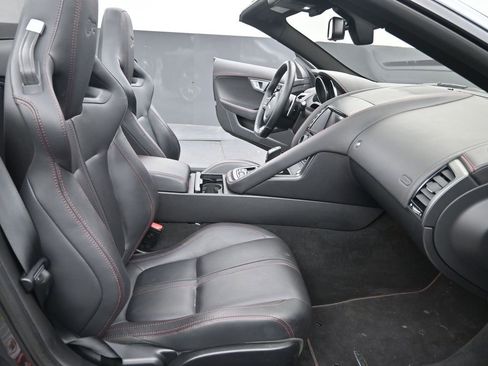 Used 2017 Jaguar F-TYPE R image 11