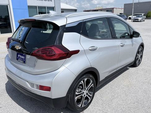 Used 2019 Chevrolet Bolt Premier w/ Infotainment Package FWD image 6