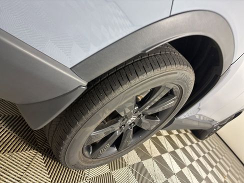 Used 2025 Honda Pilot Black Edition image 35