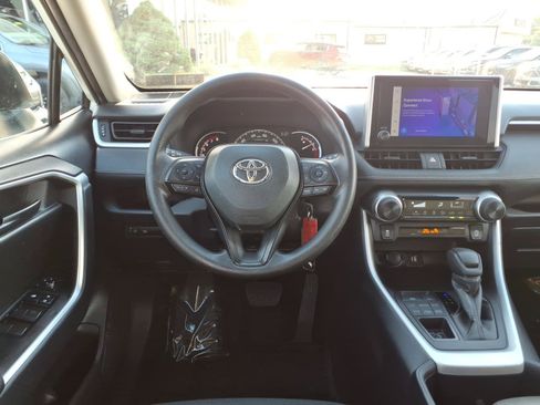 Used 2025 Toyota RAV4 LE AWD/4WD image 12
