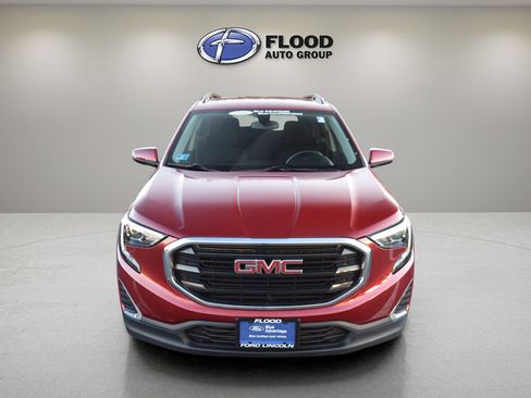 Used 2018 GMC Terrain SLE w/ Driver Convenience Package image 2