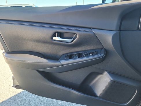 Used 2023 Nissan Sentra SV image 30