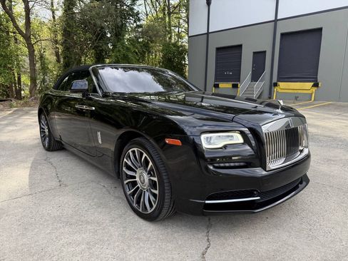 Used 2018 Rolls-Royce Dawn RWD image 14