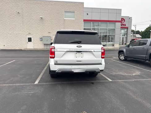 Used 2019 Ford Expedition XLT w/ Equipment Group 201A AWD/4WD image 5