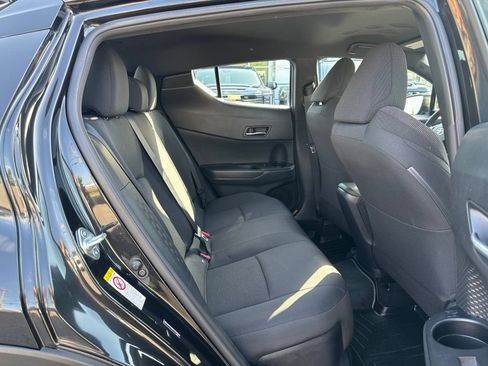 Used 2018 Toyota C-HR XLE FWD image 22