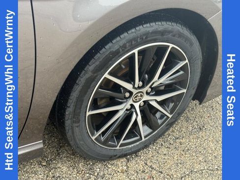 Used 2022 Toyota Camry SE w/ Cold Weather Package FWD image 9
