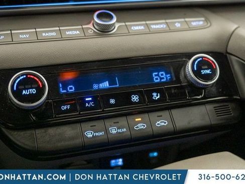 Used 2024 Hyundai Elantra SEL image 11