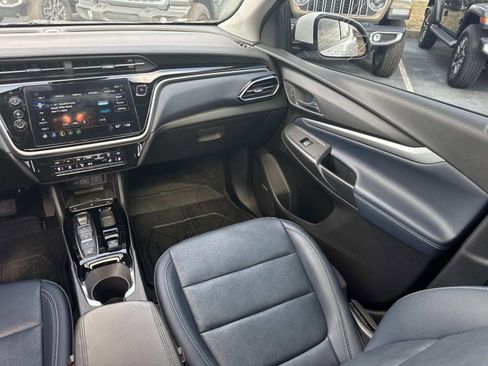 Used 2022 Chevrolet Bolt EUV Premier w/ Sun & Sound Package image 23