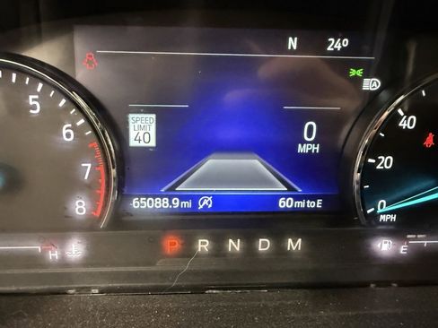 Used 2020 Ford Explorer XLT w/ Equipment Group 202A image 7