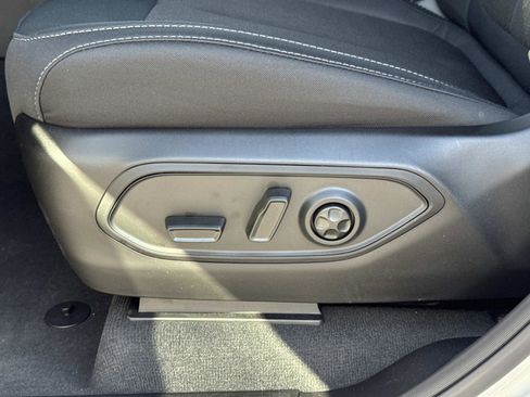 New 2026 Jeep Grand Cherokee L 2WD image 23