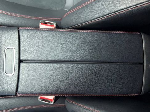 Used 2020 Mercedes-Benz GLB 250 w/ AMG Line image 31