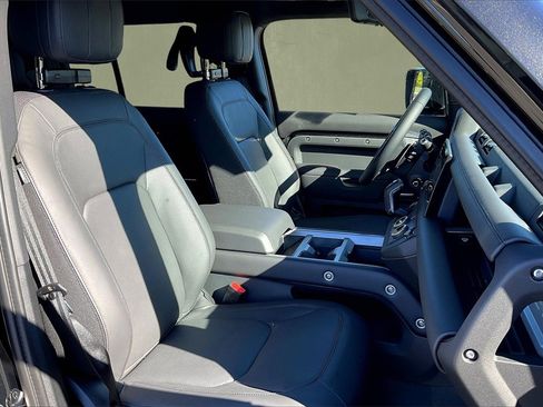 New 2025 Land Rover Defender 110 V8 image 10