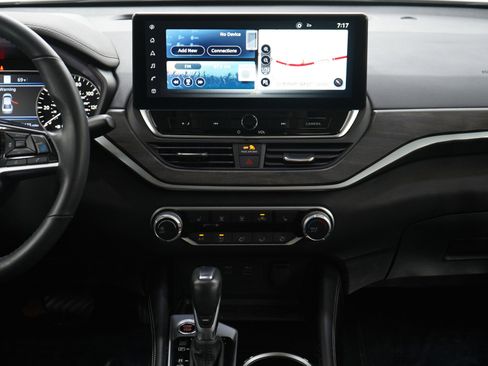 Used 2023 Nissan Altima 2.5 SV w/ SV Premium Package image 14