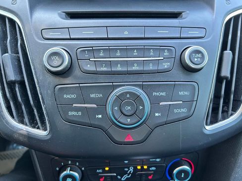 Used 2015 Ford Focus SE w/ Equipment Group 201A FWD image 22