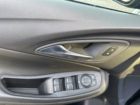 Used 2024 Buick Encore GX Preferred image 11