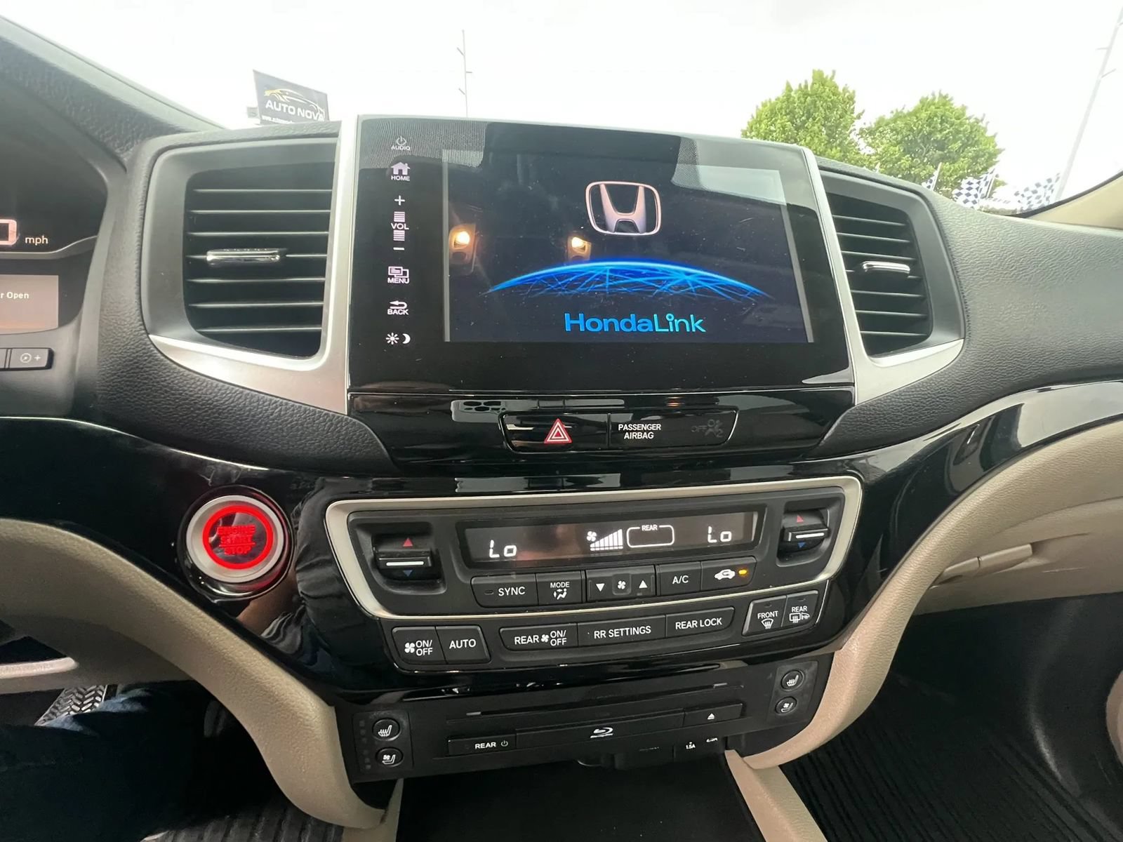 Used 2017 Honda Pilot Elite image 23