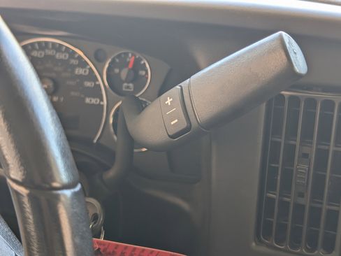 Used 2022 GMC Savana 3500 Extended w/ Driver Convenience Package RWD image 27