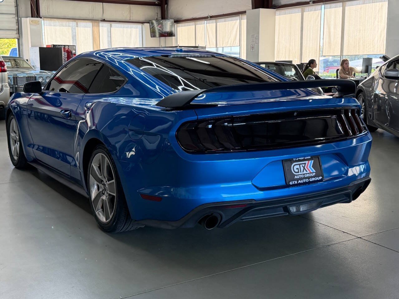 Used 2019 Ford Mustang Coupe RWD image 4
