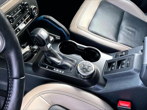 Used 2024 Ford Bronco Wildtrak image 14