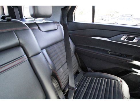 Used 2025 Ford Explorer ST-Line image 12