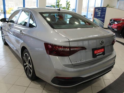 Used 2023 Volkswagen Jetta Sport image 7