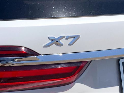 Used 2019 BMW X7 xDrive50i w/ M Sport Package AWD/4WD image 9
