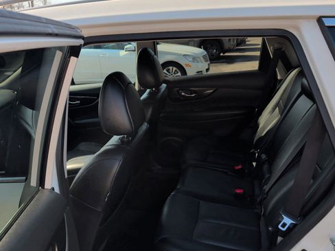 Used 2017 Nissan Rogue SL w/ SL Premium Package image 9