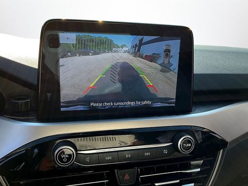 Used 2020 Ford Escape SE image 14