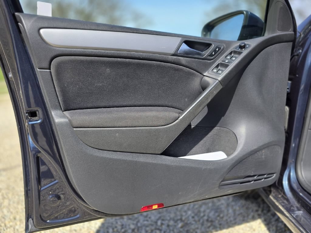 Used 2013 Volkswagen Golf 4-Door FWD image 21