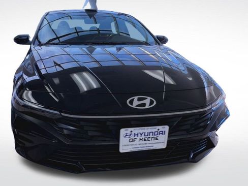 New 2026 Hyundai Elantra Limited image 7