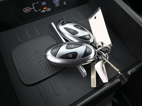 Used 2025 Hyundai Santa Fe SEL image 11