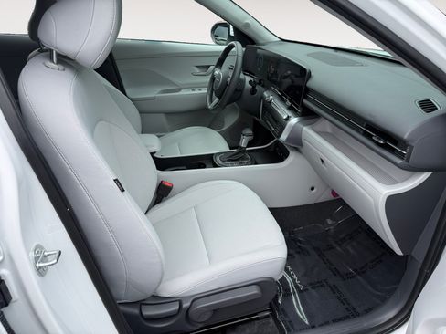 Used 2025 Hyundai Kona SEL FWD image 19