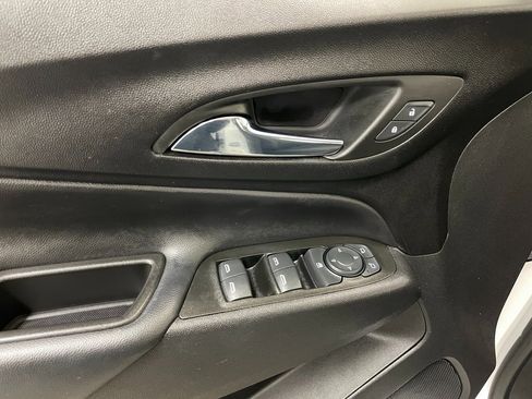 Used 2022 Chevrolet Equinox LT image 22