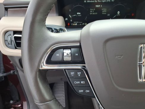 Used 2023 Lincoln Nautilus Reserve AWD/4WD image 19