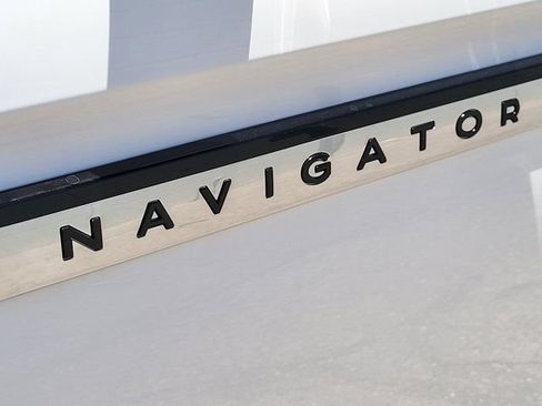 New 2026 Lincoln Navigator Reserve AWD/4WD image 15