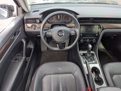 Used 2022 Volkswagen Passat 2.0T FWD image 30