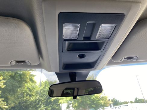 Used 2017 RAM 1500 Express RWD image 30